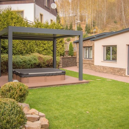 Obrázek č. 2 pro 'Lamelová pergola s vířivkou'